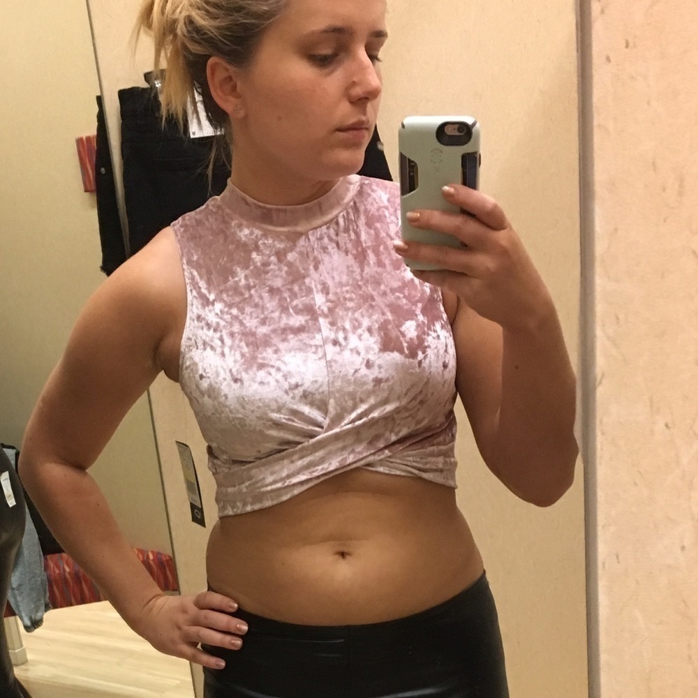 TIMING | Crop Top - Picture 2 of 2